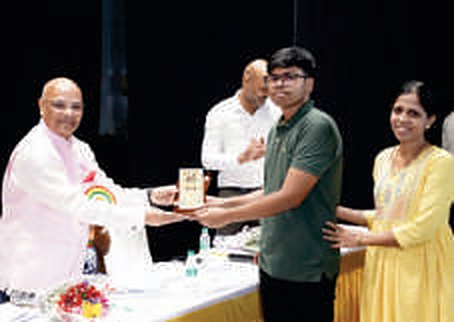 Ku. Atharva Vilas Masurkar (son of member Sau. Megha V. Masurkar), who passed 12th Commerce in 2023-24 with 92.83%, is felicitated by Hon'ble Justice Shri. Jitendra Shantilal Jain.